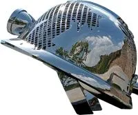 Каска - скульптура абстрактная скульптура из нержавеющей стали на заказ — Великий Новгород  